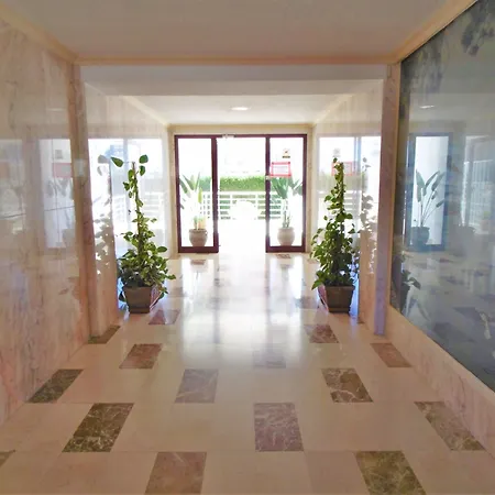 Albatros Apartment *